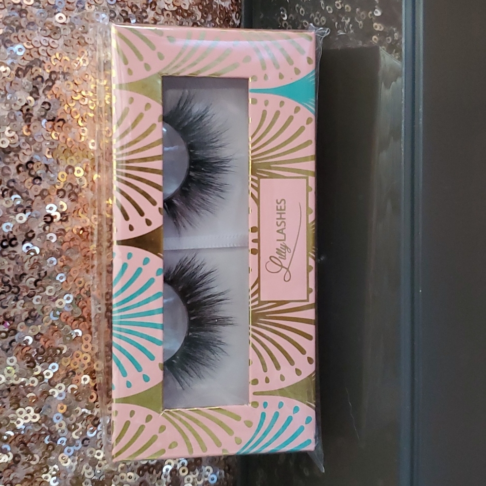 Lily Lashes "Miami" 3D Mink False lashes cruelty free NEW!